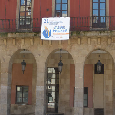 Pancarta de Ela Principado en la Plaza Mayor de Gijón Pancarta de Ela Principado en la Plaza Mayor de Gijón
