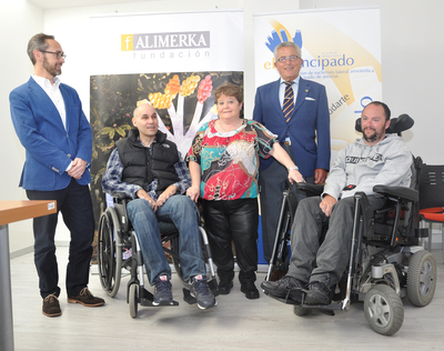 896_ela-principado-recibe-la–donacion-10-aniversario-de-alimerka-.jpg