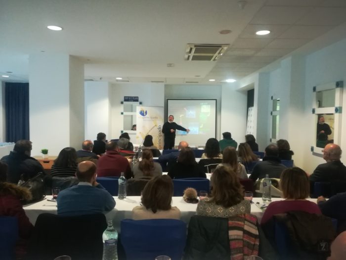 Charla Dr. Salvador Martínez