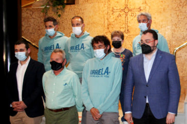 Barbón con miembros de URRIELA